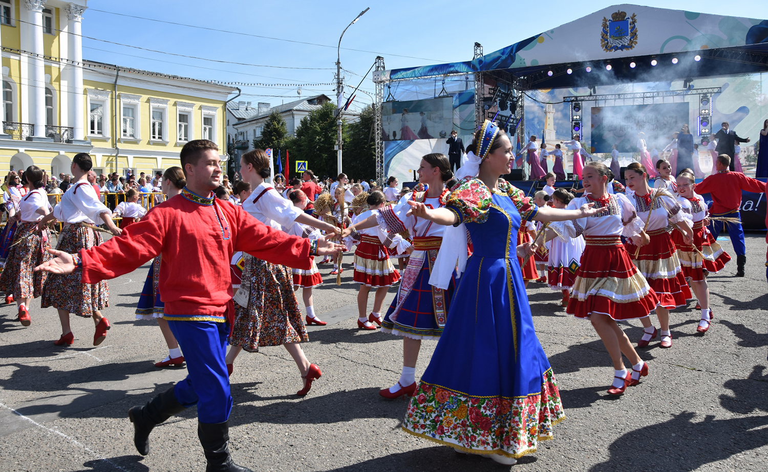 Кострома праздник.jpg Кострома праздник.jpg